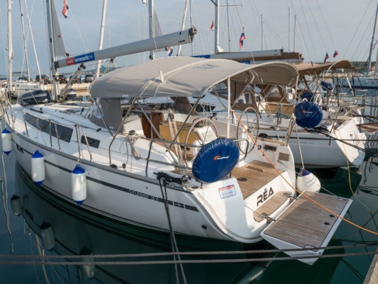 Bareboat Rental Sailboat Bavaria with a boat licence