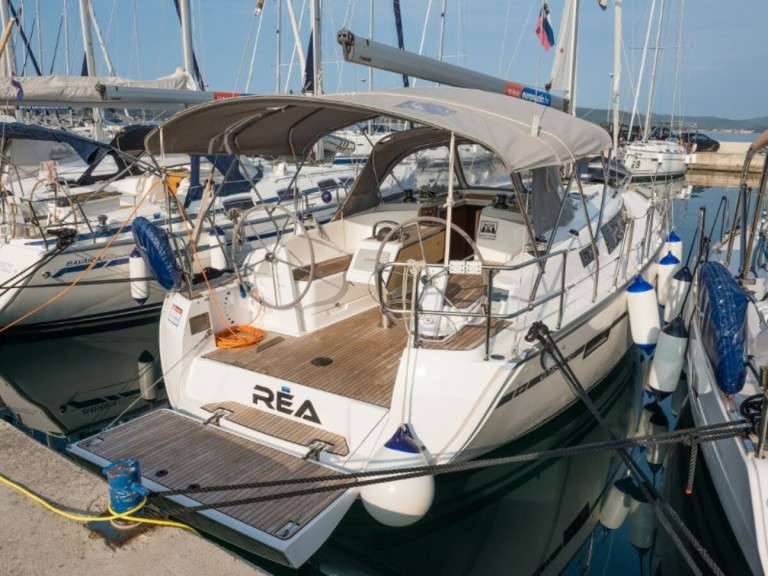 Sailboat for rent Biograd na Moru at the best price