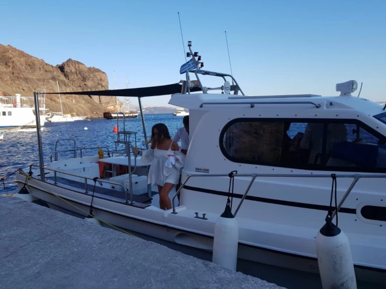 Yacht charter Órmos Ammoúdi cheap 32