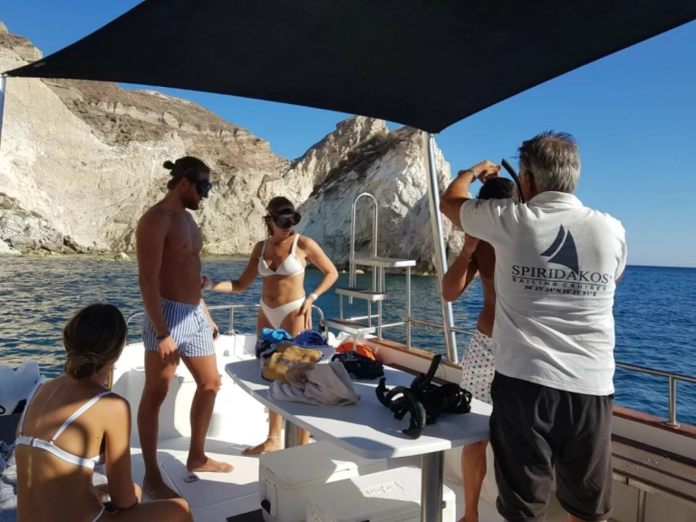 Motorboat rental in Órmos Ammoúdi - Kreta Mare 32