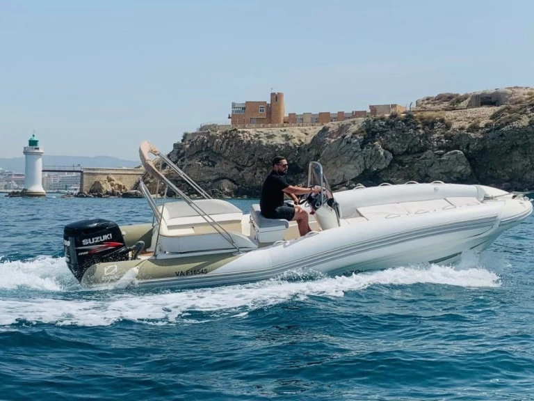 Zodiac NZO 680 in Marseille on SamBoat