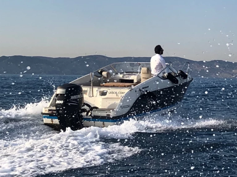 Quicksilver QUICKSILVER ACTIV 645 in Marseille on SamBoat