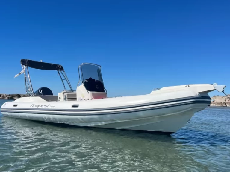 Capelli Tempest 700 luxe  charter bareboat or captained in  Lège-Cap-Ferret