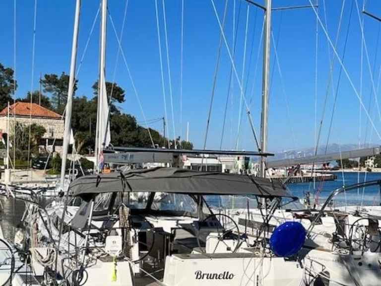 Bareboat Rental Sailboat Bavaria with a boat licence