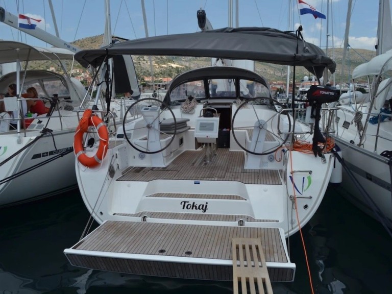 Bareboat Rental Sailboat Bavaria with a boat licence