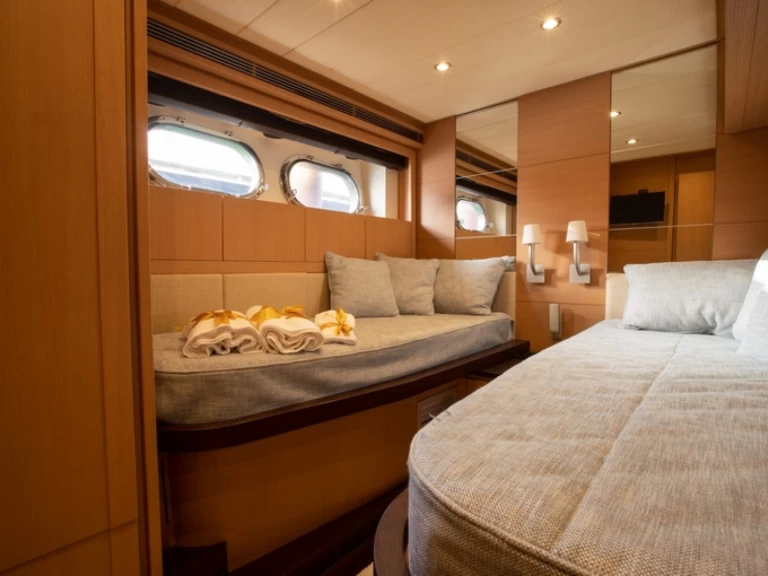 Luxury Yacht for rent Castellammare di Stabia at the best price