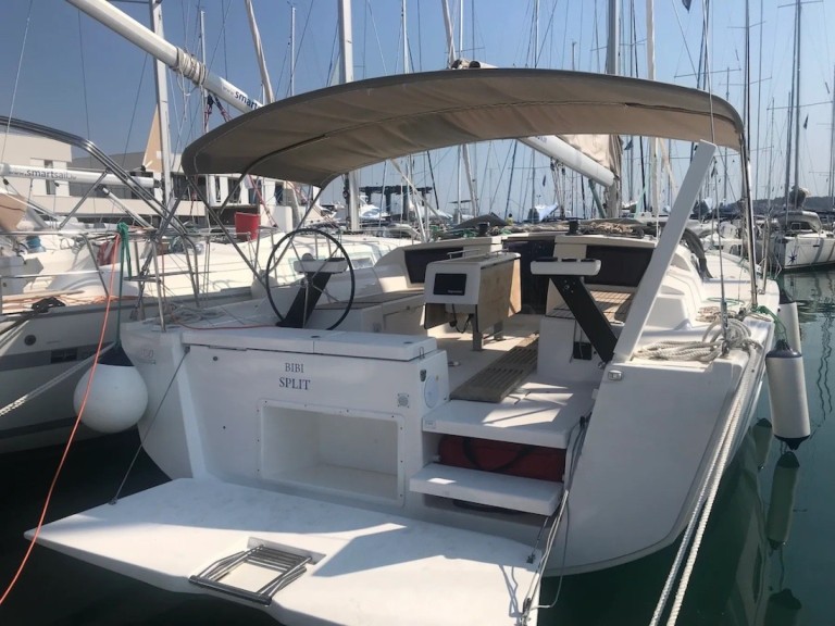 Sailboat rental in Seget Donji - Dufour Dufour 430 Grand Large