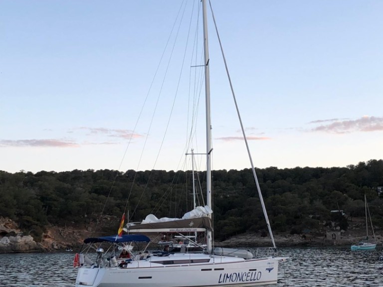 Jeanneau Sun Odyssey 419 in Palma de Mallorca on SamBoat