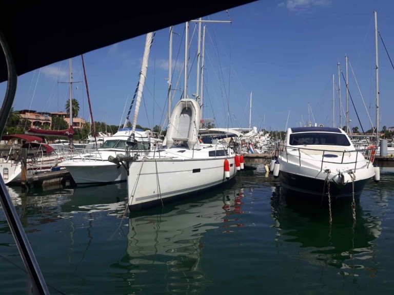 Sailboat for rent Marina di Portorosa at the best price