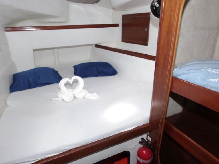 Boat rental Fountaine Pajot Athena 38 in Cienfuegos on Samboat