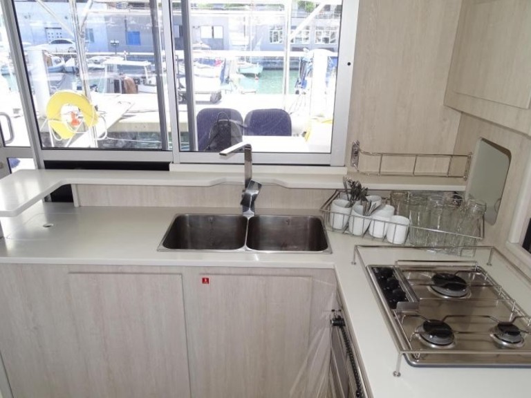 Bareboat Rental Catamaran Robertson and Caine with a boat licence