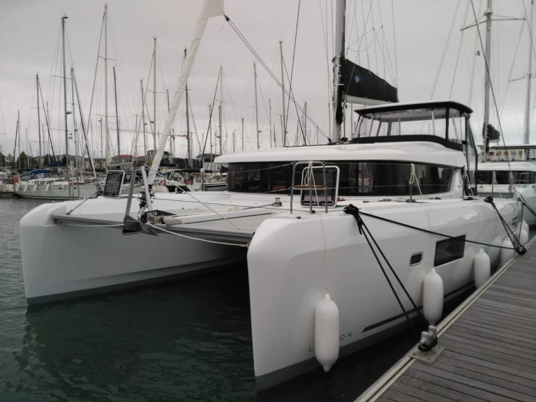 Rent a Lagoon Lagoon 42 Saint Vincent (Island)