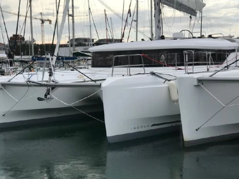 Yacht charter Le Marin cheap Lagoon 46