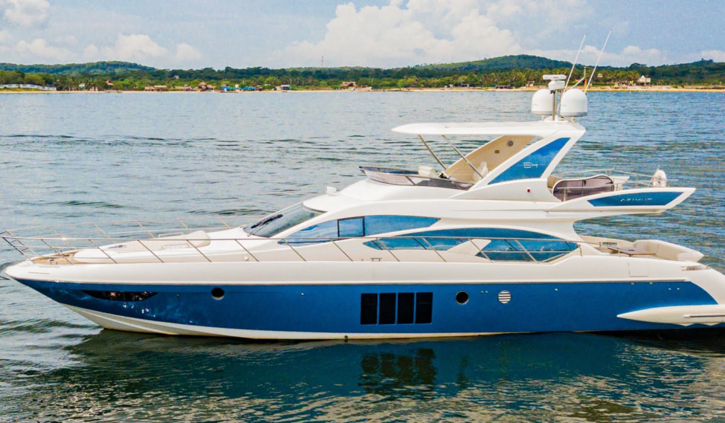 Rent a Luxury Yacht Azimut 64 Fly in Cartagena | SamBoat