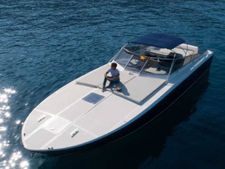 Motorboat rental in Sorrento - Itama Itama 38