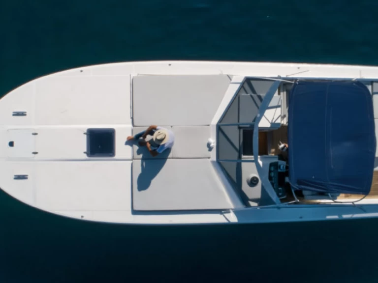 Motorboat rental with or without captain Itama Sorrento