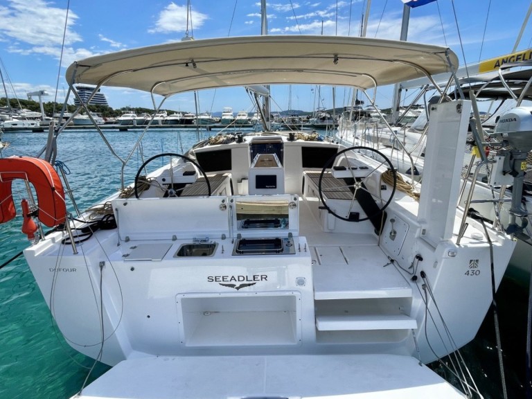 Yacht charter Šibenik cheap Dufour 430