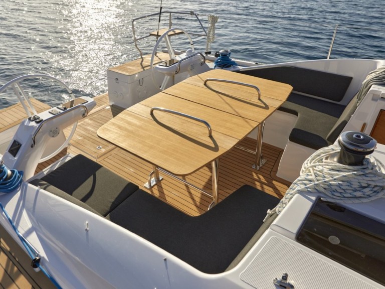 Rent a Elan Impression 45 Šibenik