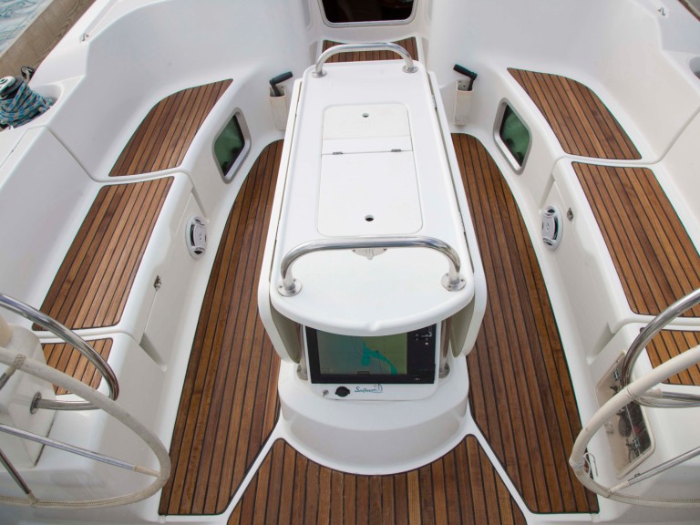 Bareboat Rental Sailboat Jeanneau with a boat licence