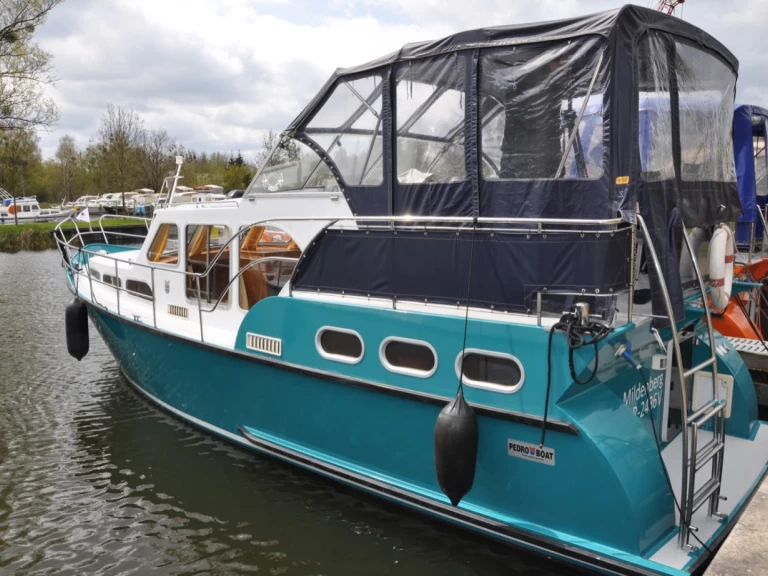 Yacht charter Zehdenick cheap Skiron 35 "Friederike & Sophie"