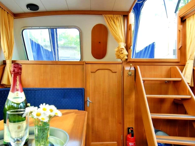 Houseboat rental in Zehdenick - Pedro Skiron 35 "Friederike & Sophie"