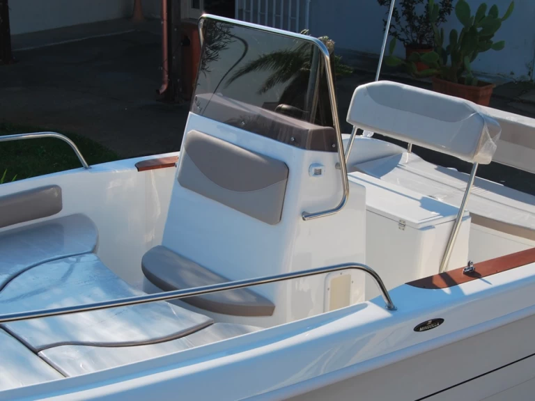 Boat rental Mingolla Brava 19 in Torre Vado on Samboat