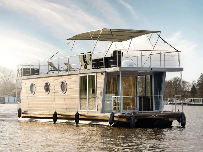 D13 Woma D13 - Standard in Waren (Müritz) on SamBoat