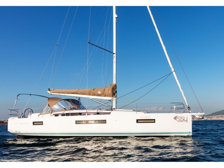 Jeanneau Sun Odyssey 440 - owner version in Nettuno on SamBoat