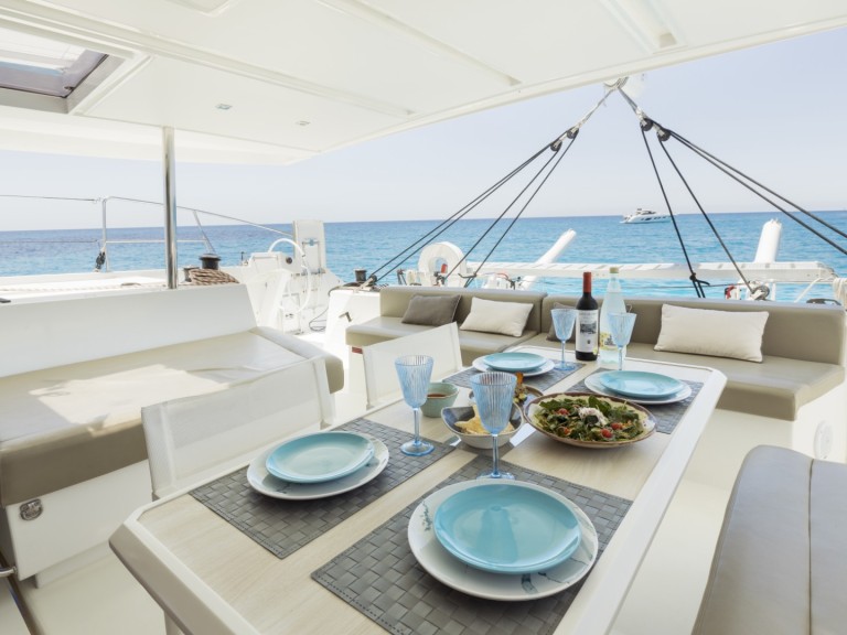 Yacht charter Mahón cheap Catana 53