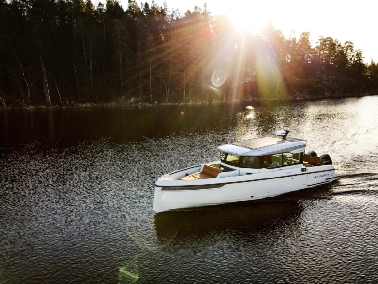 Bareboat Rental Motorboat Saxdor with a boat licence