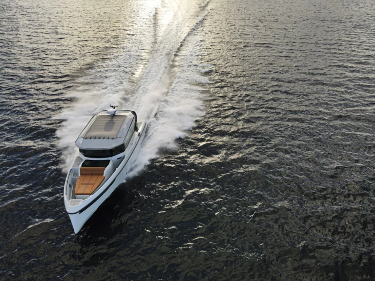 Motorboat for rent Gouvia at the best price