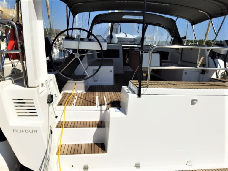 Boat rental Dufour Dufour 470 in Mandalina Marina on Samboat