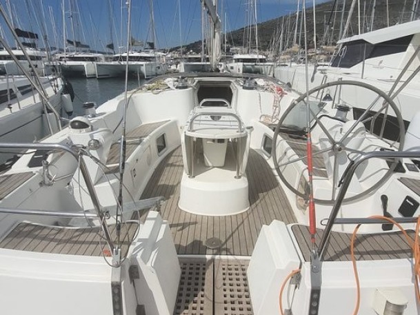 Sailboat rental with or without captain Jeanneau Seget Donji