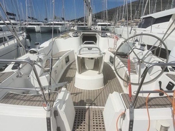 Sailboat rental with or without skipper Jeanneau Seget Donji