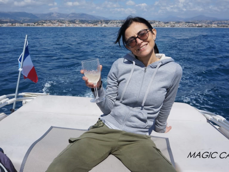 Motorboat rental with or without captain Quicksilver Chantecoq
