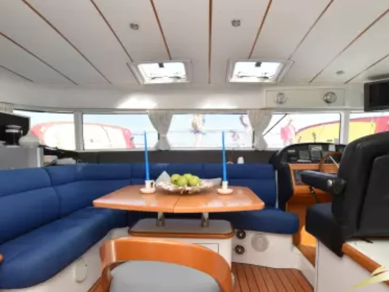 Rent a Lagoon Lagoon 43 Power Torrevieja