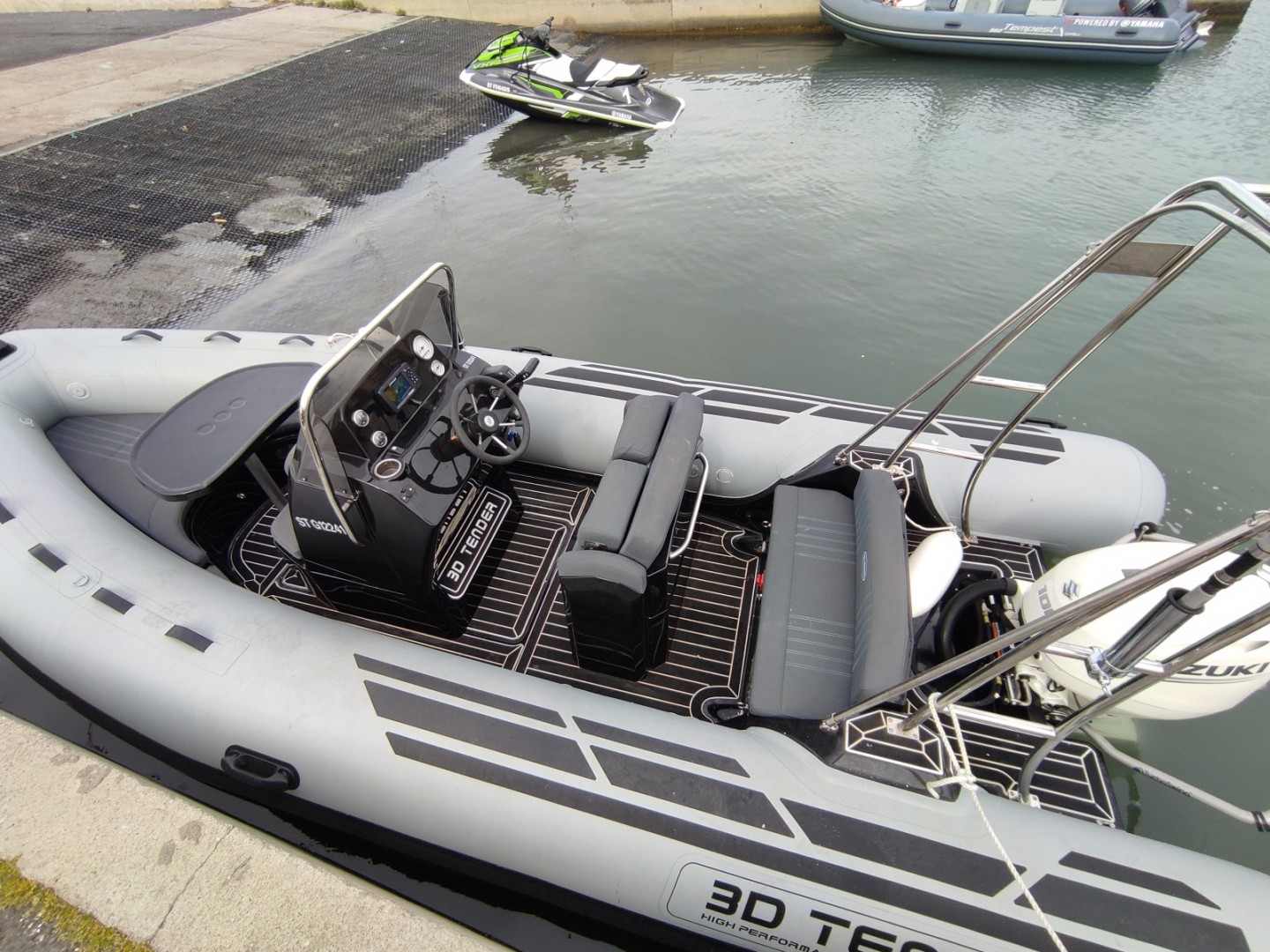 Rent a RIB 3D Marine 3 D TENDER DREAM 600 in Frontignan (BLACK PEARL)