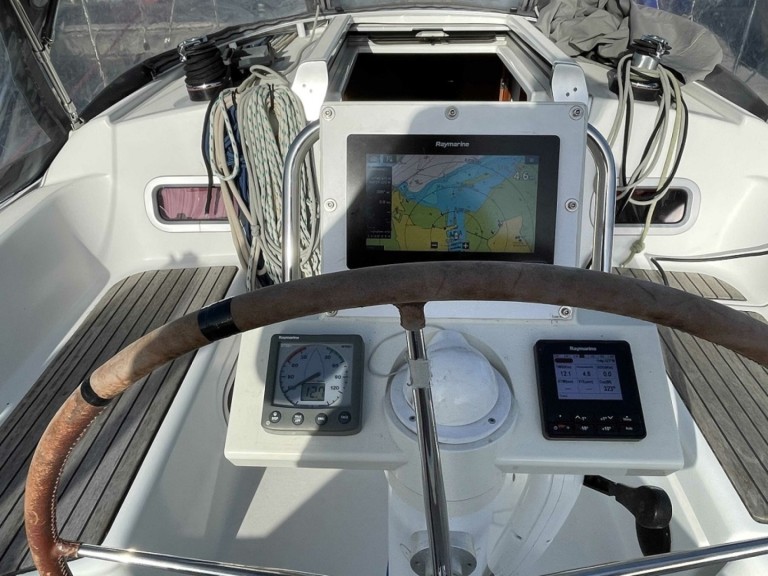 Bareboat Rental Sailboat Bénéteau with a boat licence