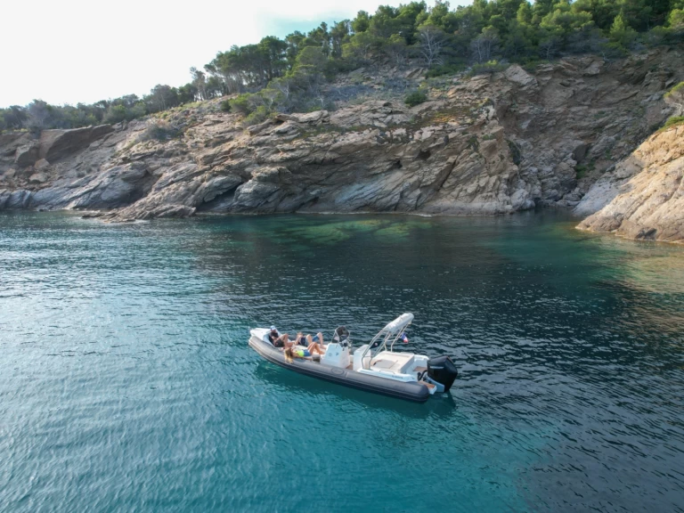 Saver Saver Mg 698 in Cavalaire-sur-Mer on SamBoat