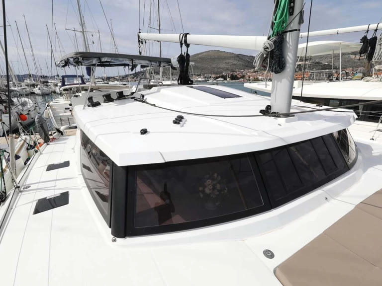 Catamaran rental in Trogir - Fountaine Pajot Astrea 42