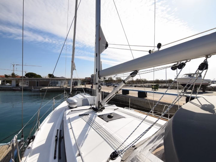 Sailboat for rent Zadar at the best price