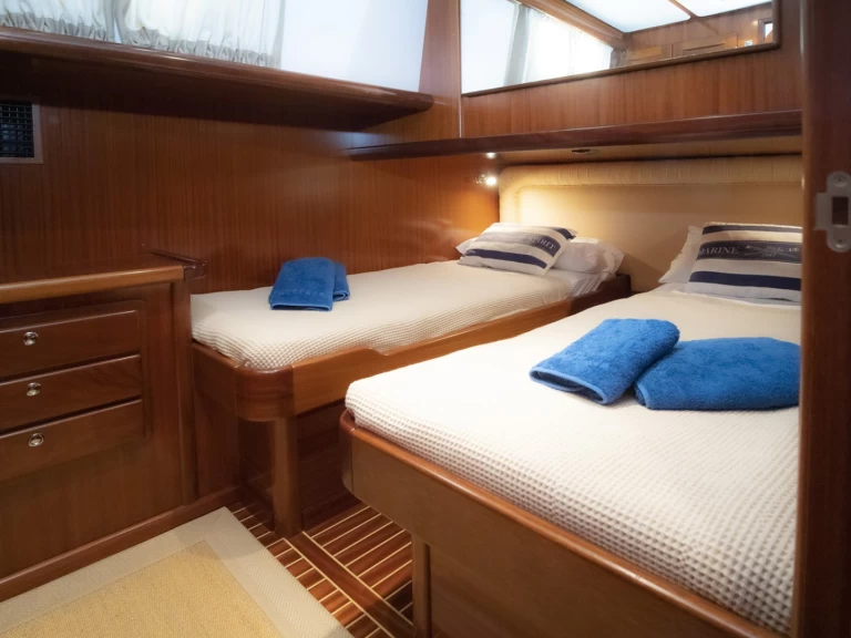 Houseboat for rent Mahón at the best price