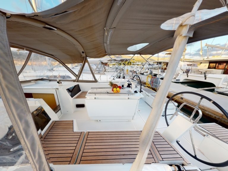 Bareboat Rental Sailboat Bénéteau with a boat licence