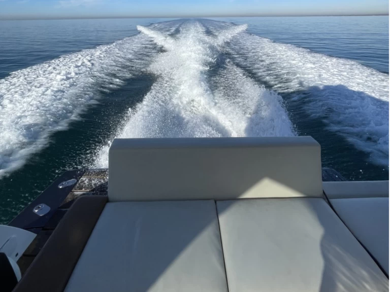 Motorboat for rent Nettuno at the best price