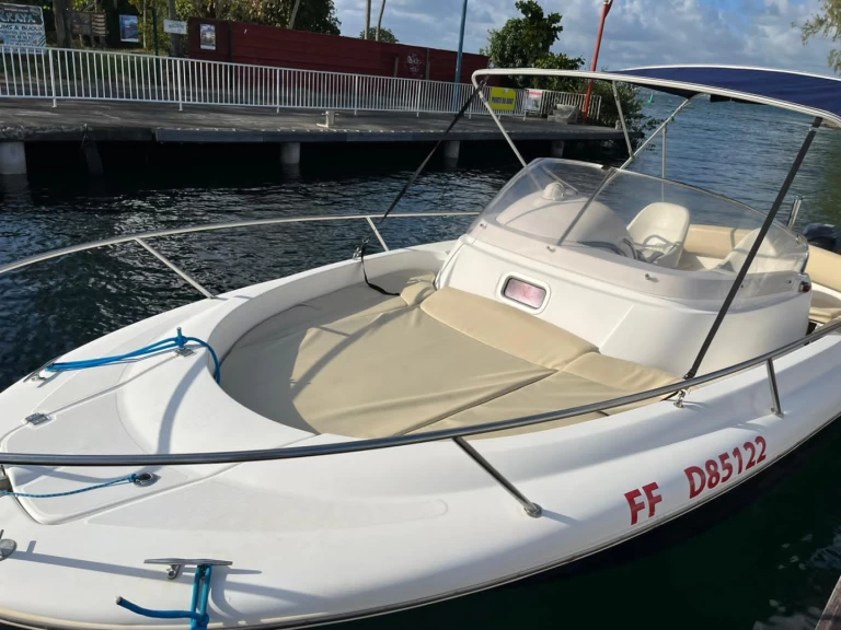 Jeanneau Cap Camarat 715 WA in Les Trois-Îlets on SamBoat