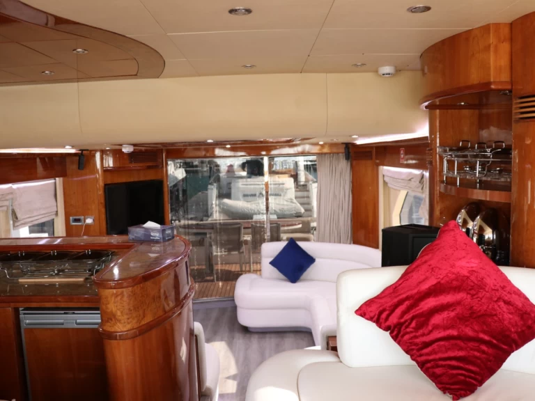 Majesty Yachts Majesty 66FT in Dubai Marina on SamBoat