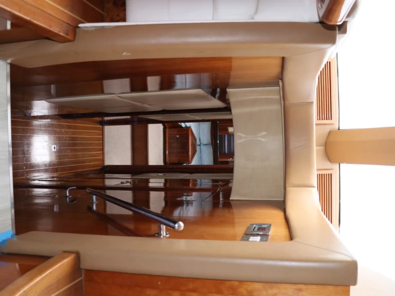 Rent a Majesty Yachts Majesty 66FT Dubai Marina