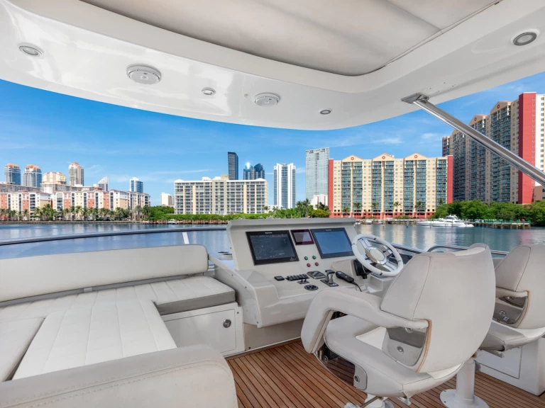 Luxury Yacht for rent Miami at the best price