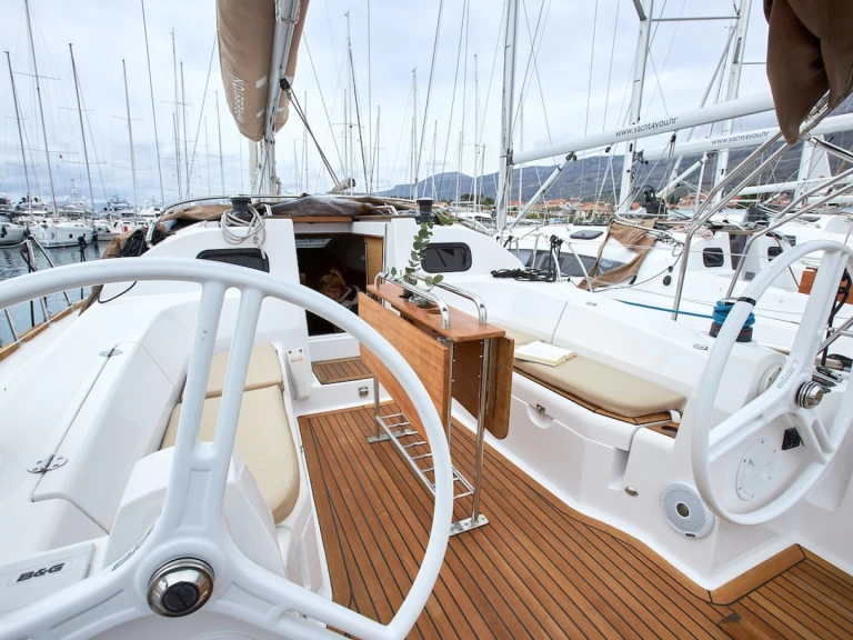 Sailboat for rent Kaštela at the best price