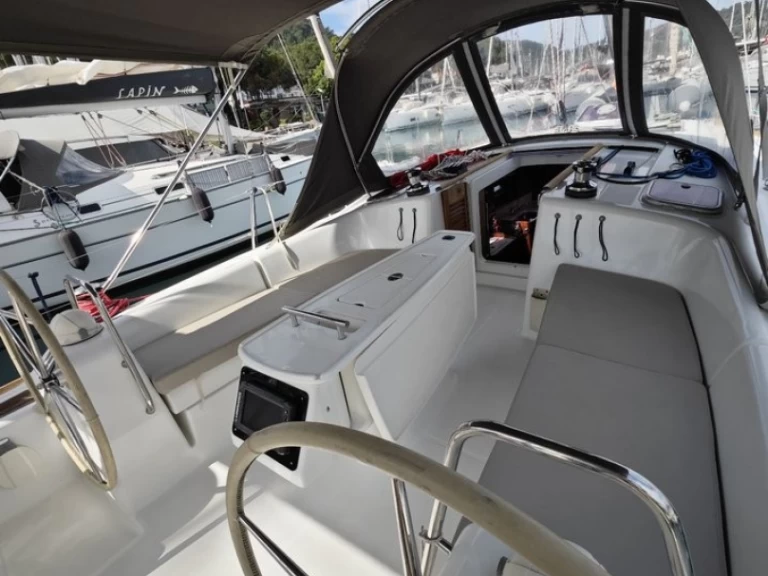 Boat rental Bénéteau Oceanis 40 in Fethiye on Samboat
